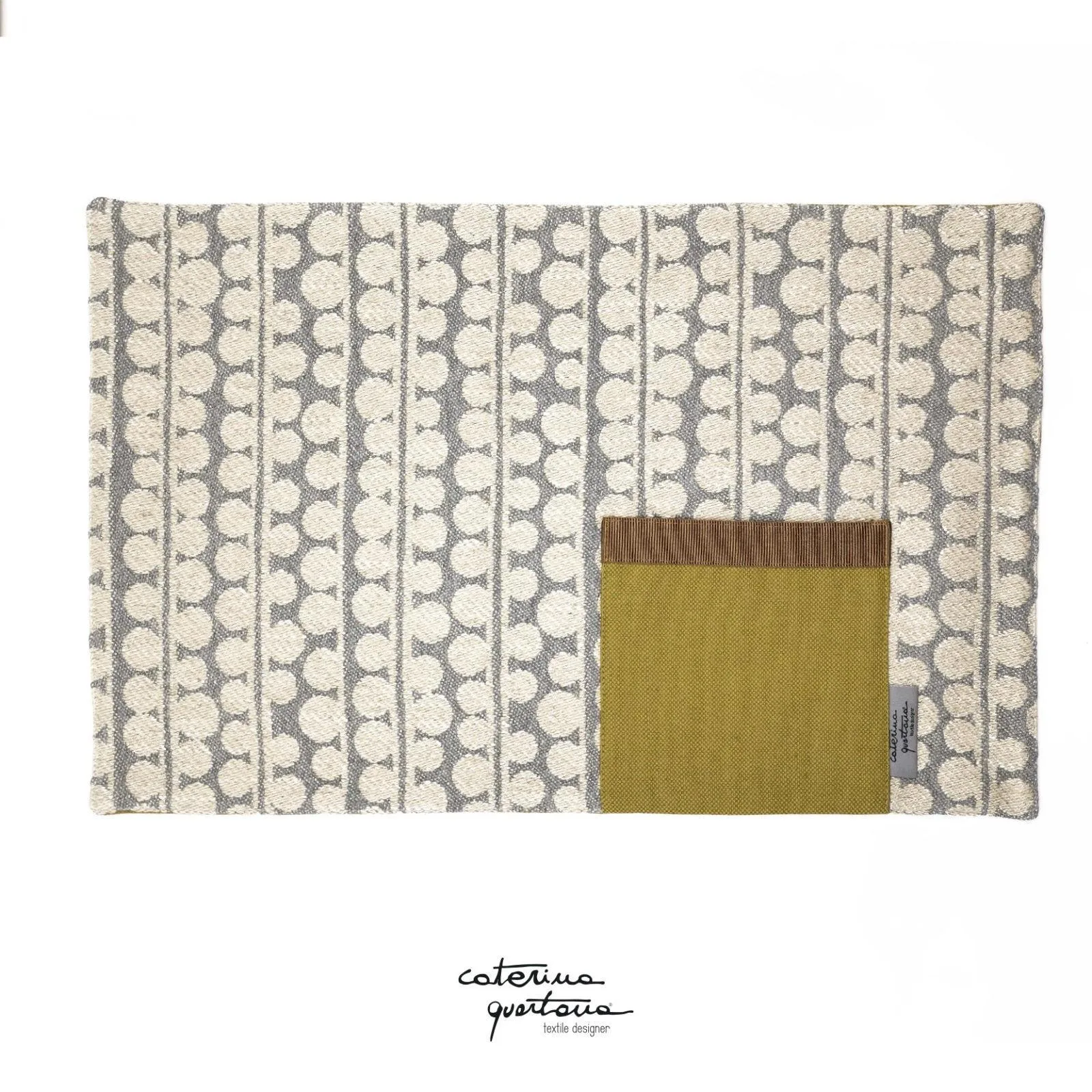 Tovaglietta in Tessuto Lino Grigio con Tasca Oliva