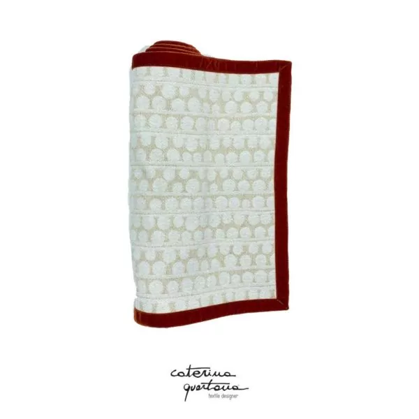Striscia Decorativa in Lino disegno Bouclé color écru con bordo in velluto ruggine