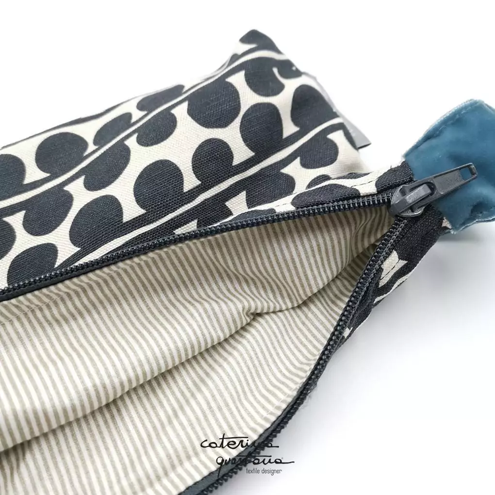 Pochette in Lino stampa Bouclé colore nero e velluto colore avio - immagine 3