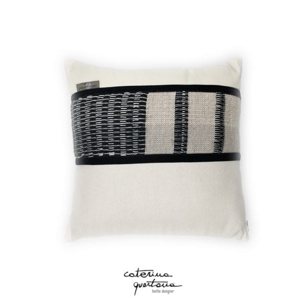 Cuscino in lana nera Hand Made