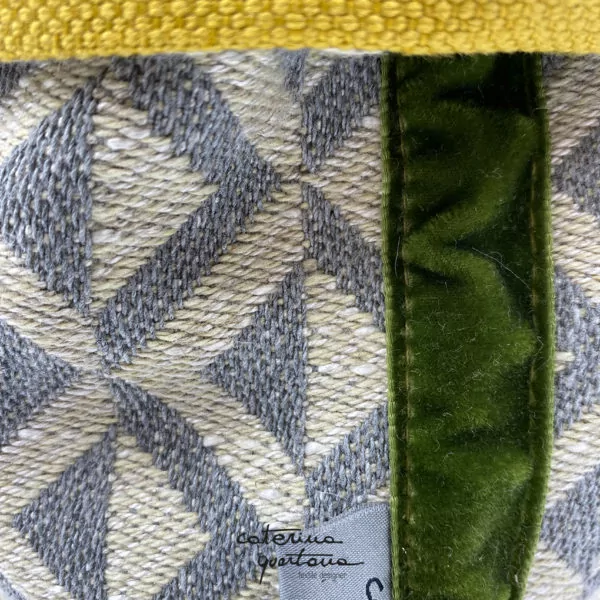Cestino in Lino disegno Losanghe colore grigio e limone, velluto color verde bosco - immagine 3