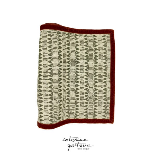 Striscia Decorativa in Lino disegno Frisée color verde bosco con bordo in velluto colore ruggine