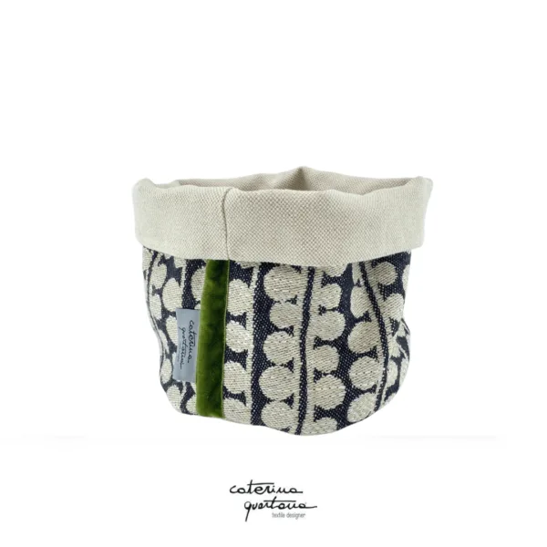 Linen basket with Bouclè design, black and ecru, forest green velvet ribbon