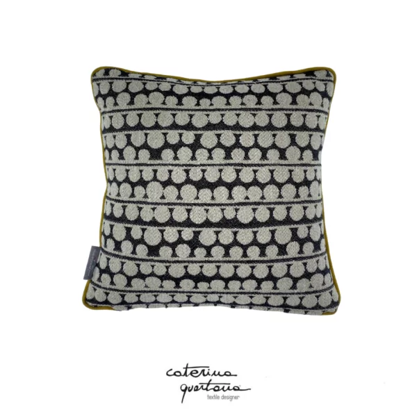 Cuscino in lino disegno Bouclè colore nero e verde oliva con nastro canetè color beige - immagine 2