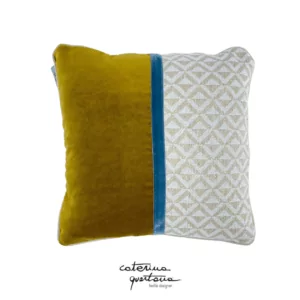 Cuscino in lino disegno Losanghe color écru, velluto color oro e nastro in velluto color carta da zucchero