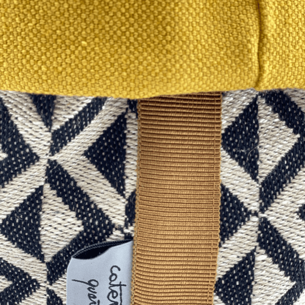 Linen basket with lozenges design, black and mustard yellow, camel-colored canetè ribbon - Image 2