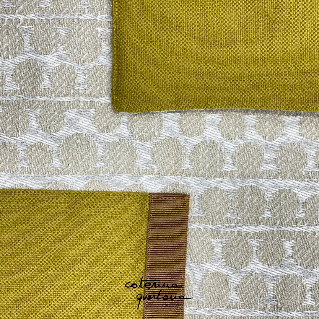 Tovaglietta in Lino disegno Bouclè color écru e verde oliva, con tasca color verde oliva e canetè color cammello - immagine 4