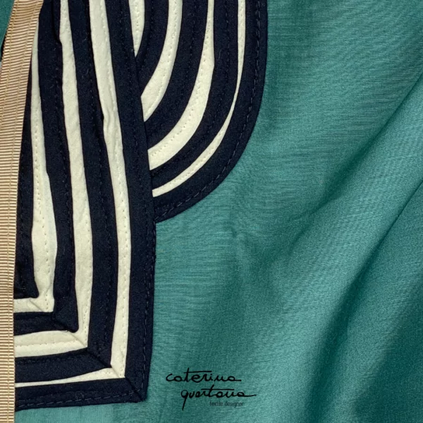 Sciarpa Stola in Seta Cotone color verde smeraldo bordata in canetè color beige - immagine 3