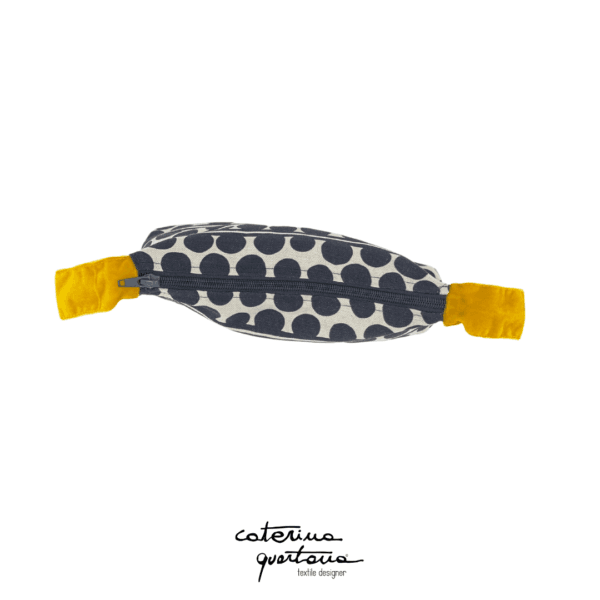 Pochette in Lino con disegno Bouclè colore nero ed écru, velluto color giallo limone - Image 3