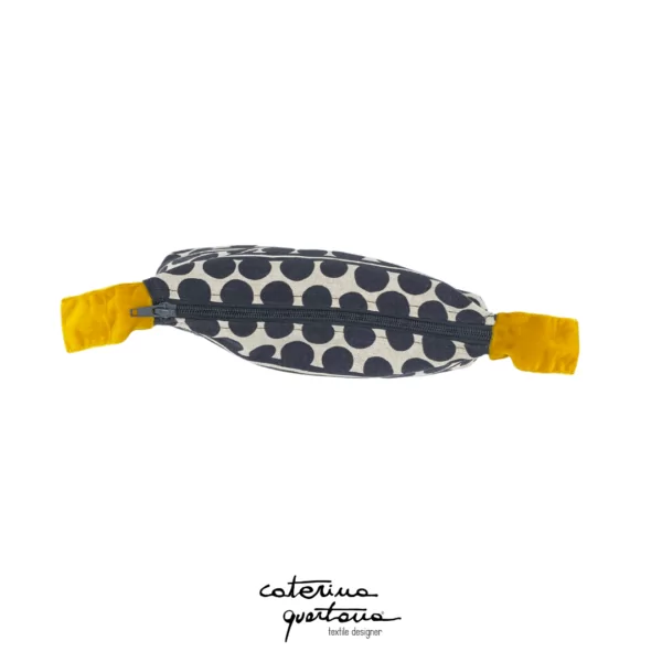 Pochette in Lino con disegno Bouclè colore nero ed écru, velluto color giallo limone - immagine 3