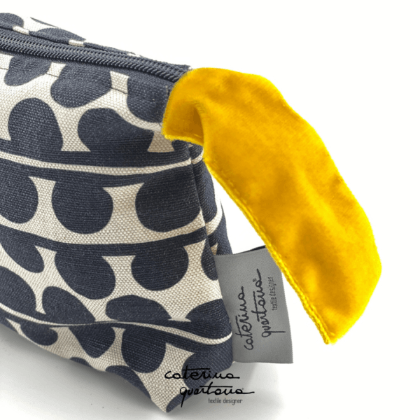 Pochette in Lino con disegno Bouclè colore nero ed écru, velluto color giallo limone - Image 2
