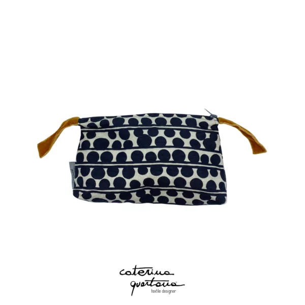 Pochette in Lino con disegno Bouclè colore nero ed écru, velluto colore ambra