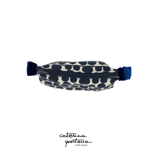 Pochette in Lino con disegno Bouclè colore nero ed écru, velluto color blu - immagine 4