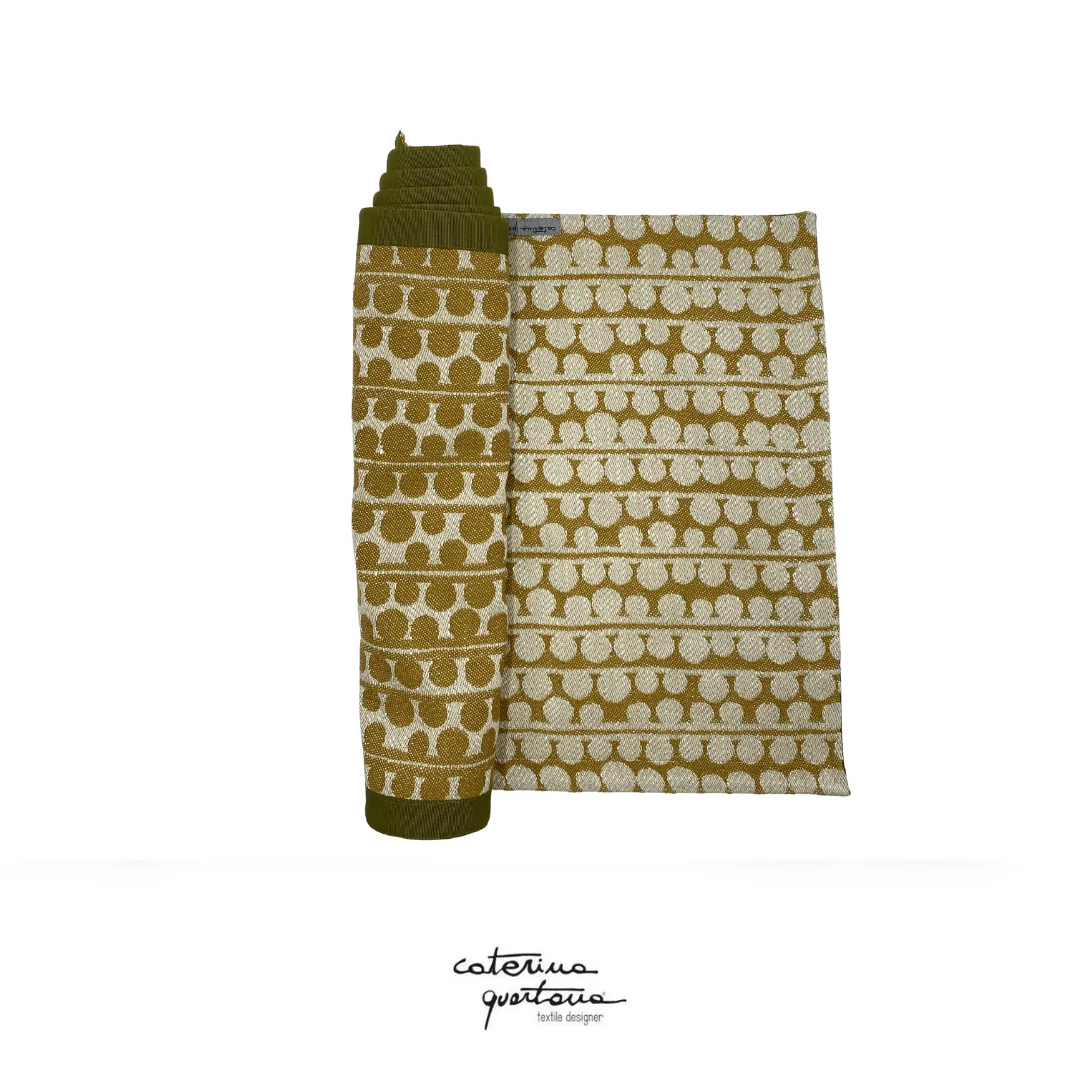 Striscia Decorativa in Lino disegno Bouclè color biscotto, con bordo in canetè color verde oliva - immagine 2