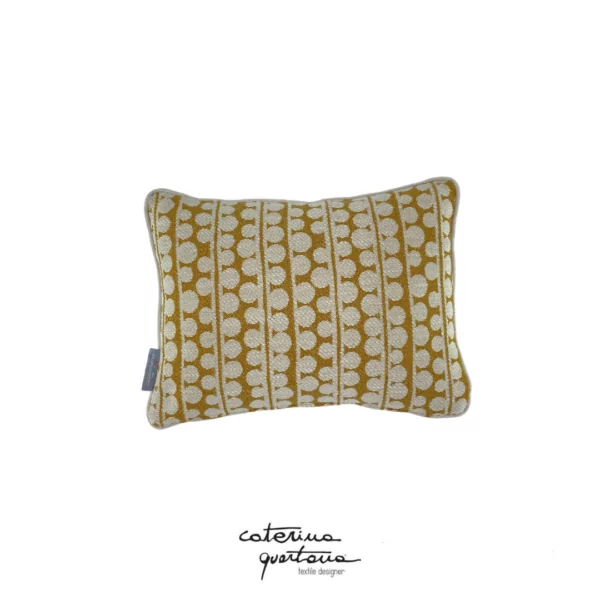 Cuscino in lino disegno Bouclé colore biscotto e bianco con nastro canetè color verde oliva - immagine 2
