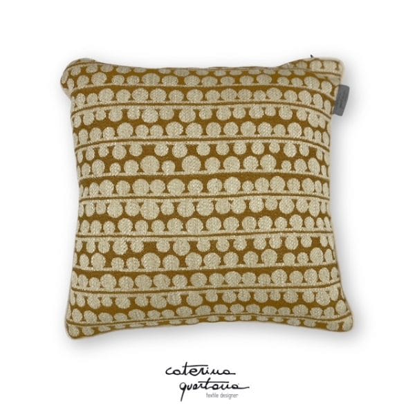 Cuscino in lino disegno Bouclé color biscotto velluto colore giallo senape e nastro in velluto colore verde lime - immagine 3