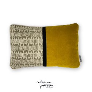 Cuscino in lino disegno Frisée color verde salvia, velluto color oro e nastro in velluto colore nero