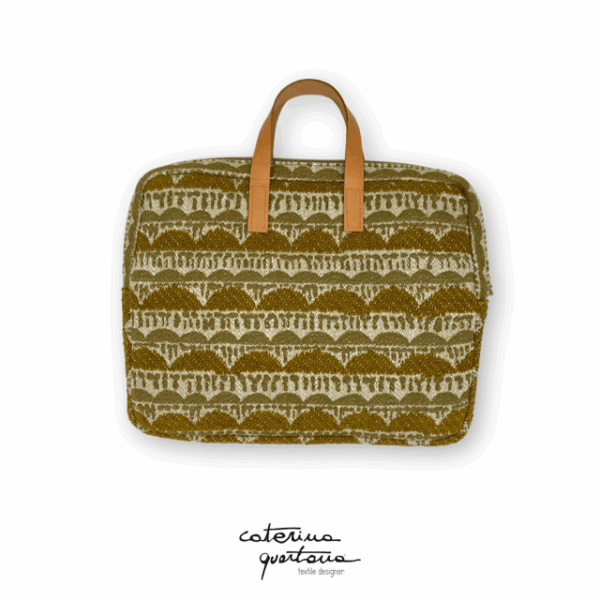Borsa porta PC in tessuto disegno Tissage colore bisso, con manico in cuoio e dettagli dorati