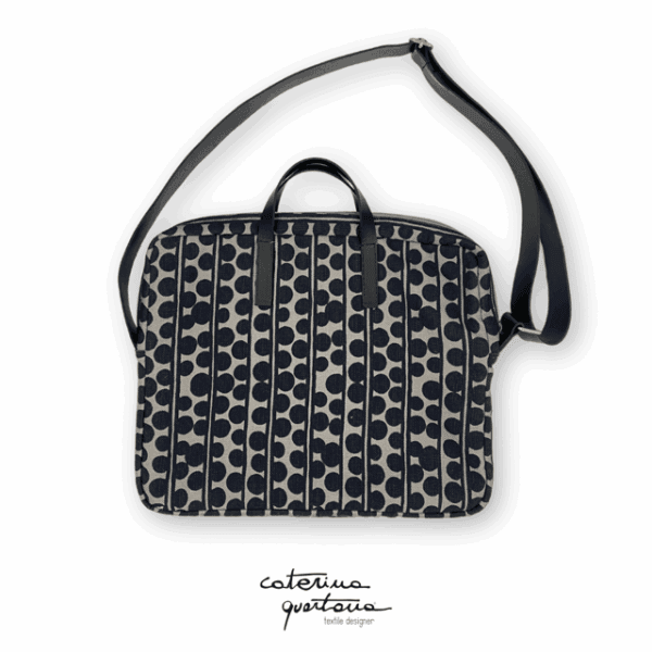 Borsa porta PC in Lino disegno Bouclé colore nero e grigio, con manico e tracolla in cuoio colore nero e dettagli dorati
