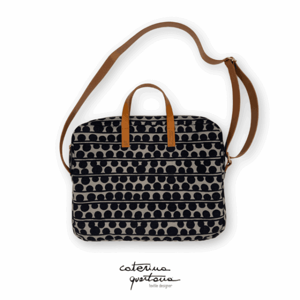 Borsa porta PC in Lino disegno Bouclé colore nero e grigio, con manico e tracolla in cuoio e dettagli dorati