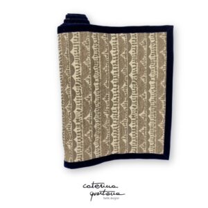 Striscia Decorativa in lana e cotone disegno Tissage color tortora con bordo in velluto color blu notte
