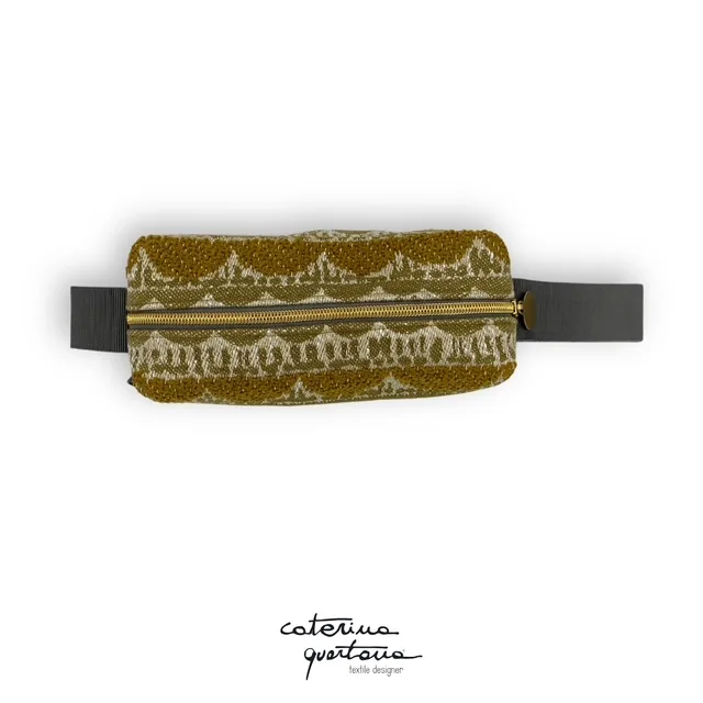 Beauty in tessuto disegno Tissage colore bisso, con manico in canetè colore grigio e dettagli dorati