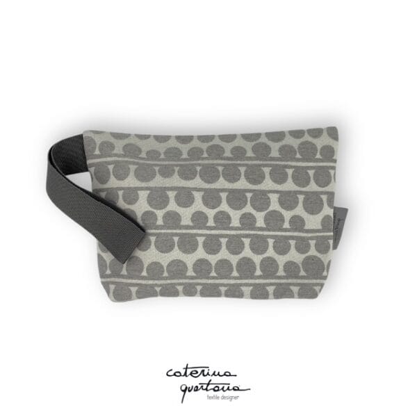 Pochette in Cotone disegno Bouclé colore grigio, con manico in canetè colore grigio e dettagli dorati