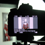 Disegnare con il Filo: La Trama come Linguaggio Visivo - Approfondisci il ruolo del disegno nella tessitura e come i pattern raccontano storie attraverso il tessuto.