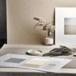 Set da Tavola in Colori Neutri: Il Fascino della Semplicità - Esplora l’eleganza dei toni sabbia, crema e grigio per tavole essenziali ma raffinate.