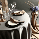 Tovaglie Ton sur Ton: Eleganza Sofisticata per una Tavola Coerente - Scopri come utilizzare tonalità simili per creare un effetto armonioso e di classe nella mise en place.