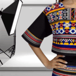 Motivi Geometrici Sardi: La Modernità delle Forme Arcaiche - Analizza l’attualità dei motivi geometrici tradizionali applicati al textile design.