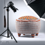 Pouf in Tessuto Sardo: Tradizione Artigianale in Chiave Moderna - Approfondisci l’uso dei tessuti sardi per pouf eleganti e funzionali.