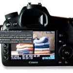 Sciarpe in Lana Sarda: Calore Autentico dal Cuore del Mediterraneo - Esplora il valore della lana locale trasformata in accessori moda senza tempo.