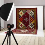 Tappeti di Nule: Geometrie Tradizionali per Ambienti Moderni - Esplora i motivi geometrici dei tappeti sardi e il loro uso nell’arredo contemporaneo.