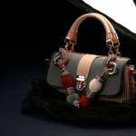 Stole Bicolore: Due Toni, Infinite Interpretazioni - Approfondisci l’uso dei contrasti tonali per creare accessori raffinati e versatili.